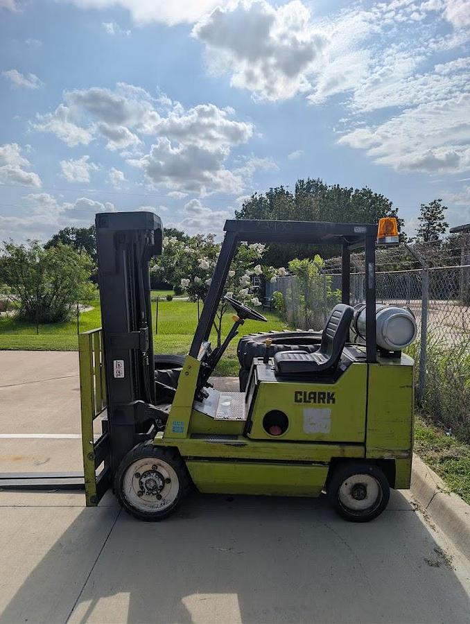 Used Clark GCS25MB