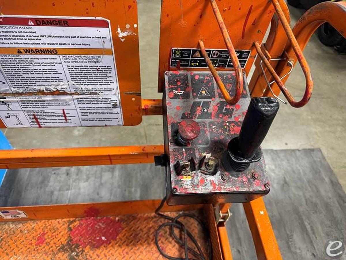 2002 JLG 2646ES