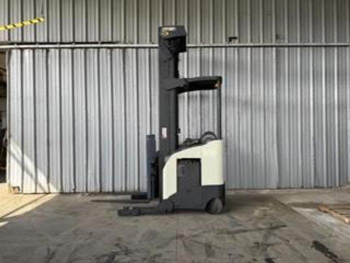 Used 2011 Crown RR5725-45