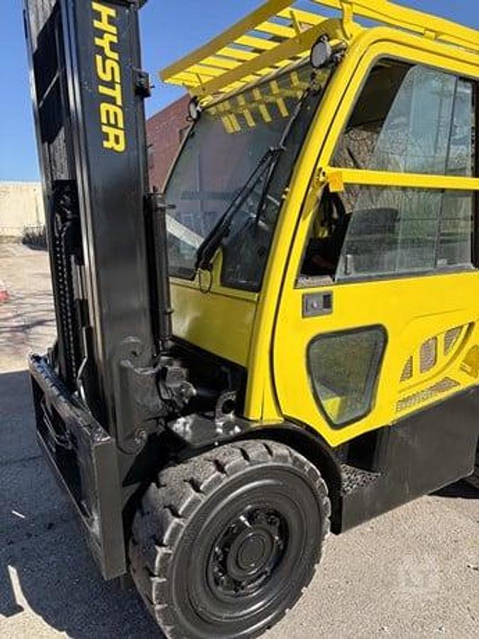 Used 2019 Hyster H90FT w Full Cab & AC/HEAT