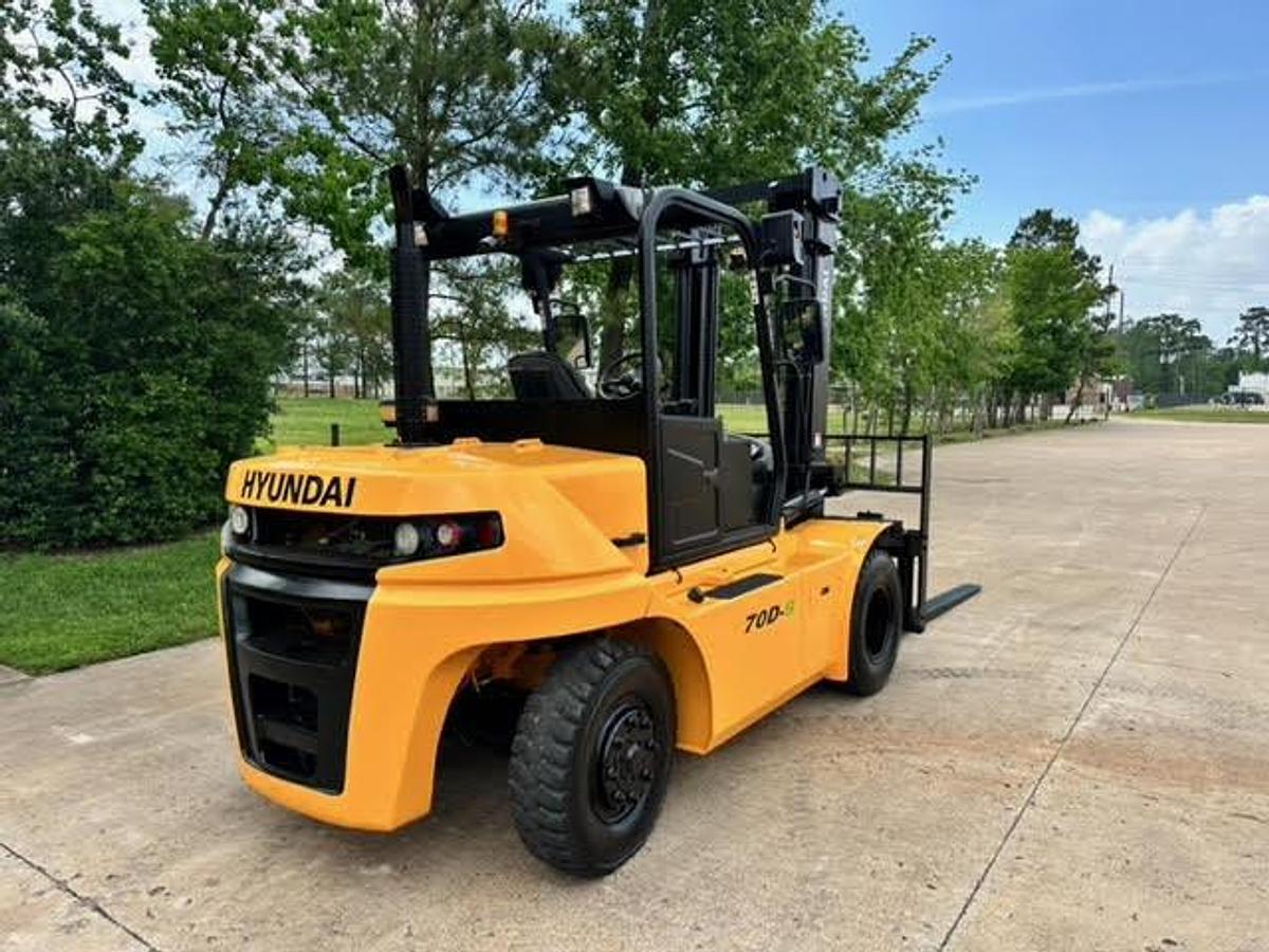 Used 2016 Hyundai 70D-9