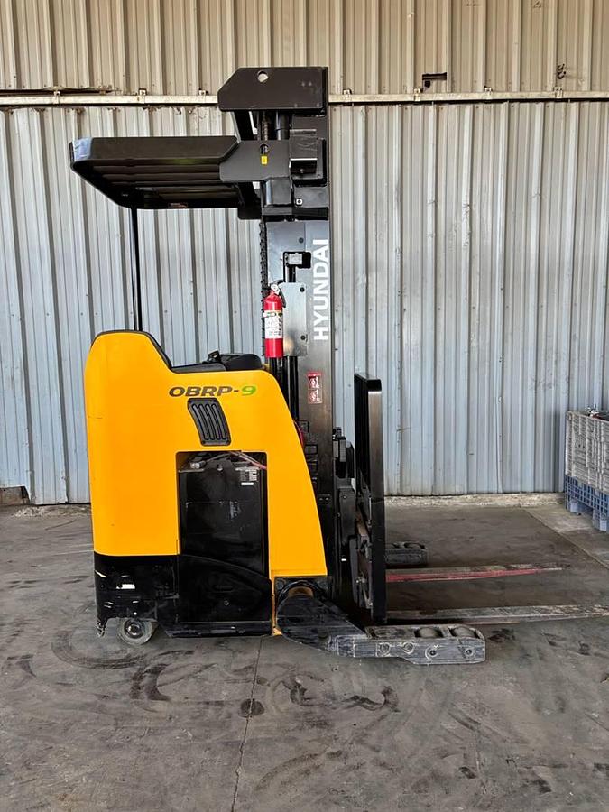 Used 2023 Hyundai 20BPR-9