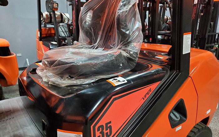 2023 Viper FD35 Diesel Forklift (Dual Drive)