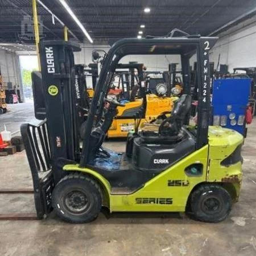 Used 2019 Clark S25D W/ WARRANTY