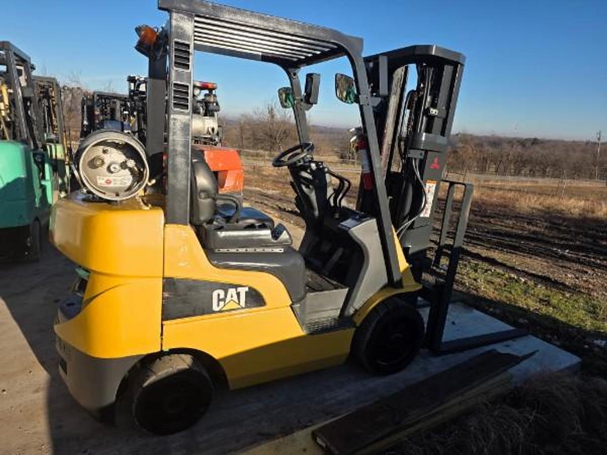 Refurbished 2020 CAT / Mitsubishi FGC25N