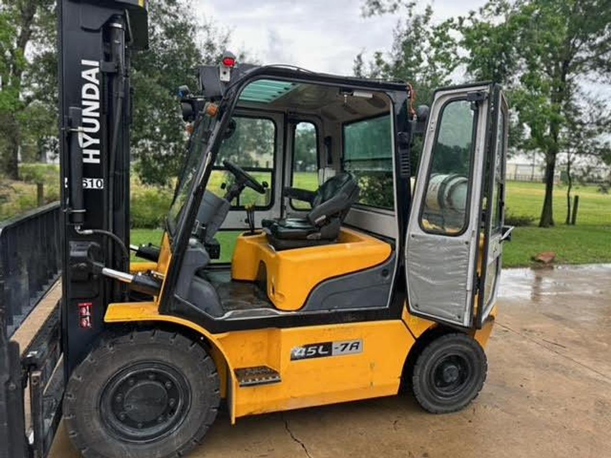 Refurbished 2020 Hyundai 45L-7A