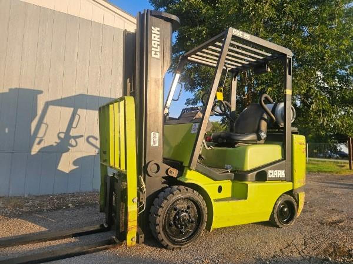 Used 2000 Clark CGC25