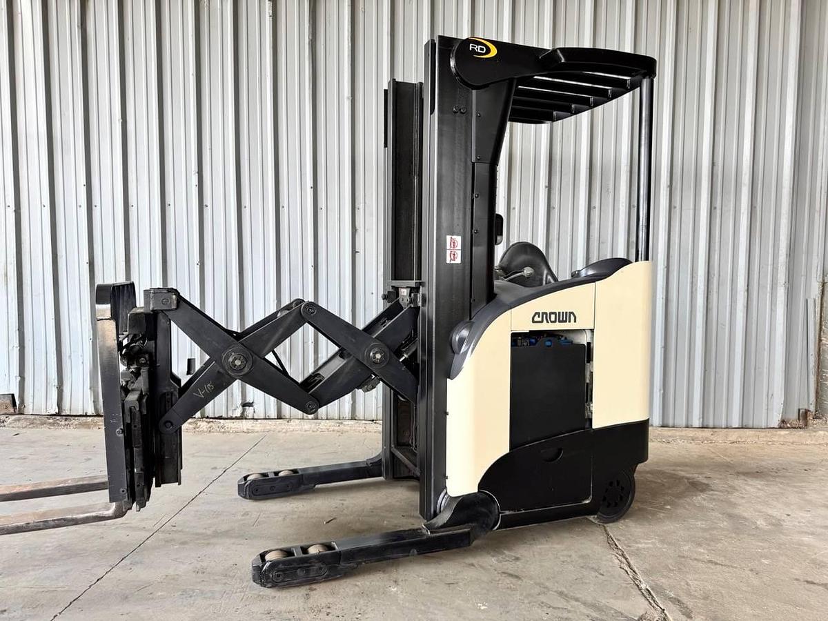 Used 2009 Crown RD5225-30