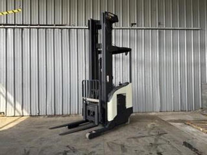 Used 2011 Crown RR5725-45