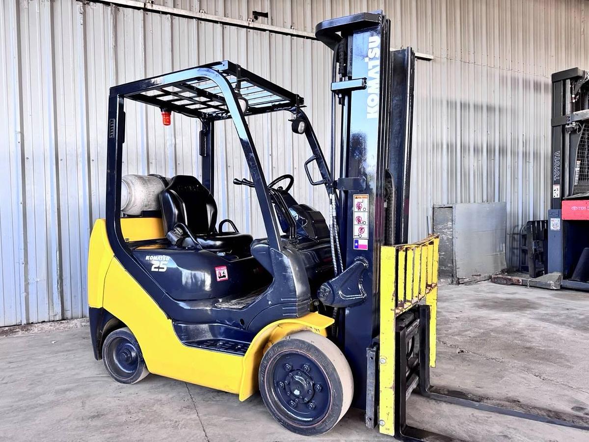 Used 2012 Komatsu FG25ST-16