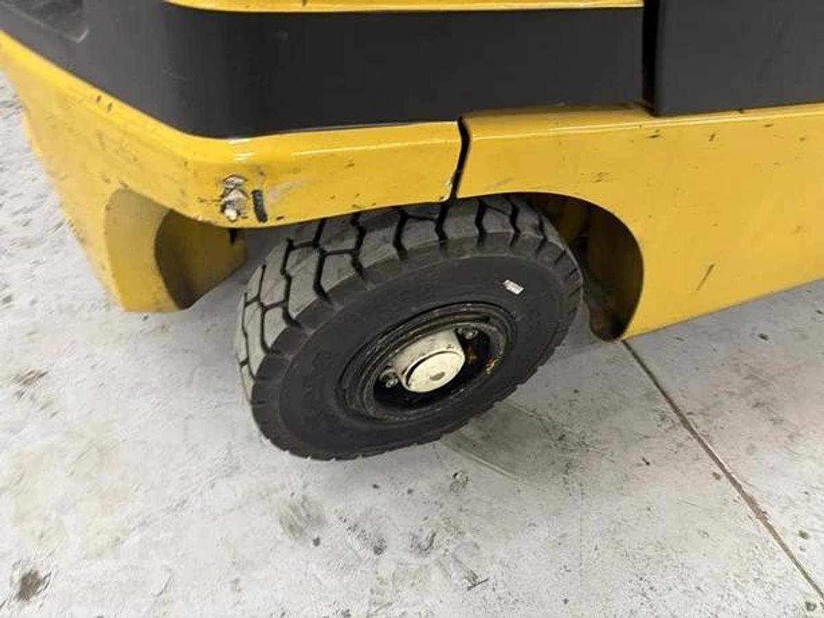 Used 2017 Yale GLP050VX - LOW HOURS!
