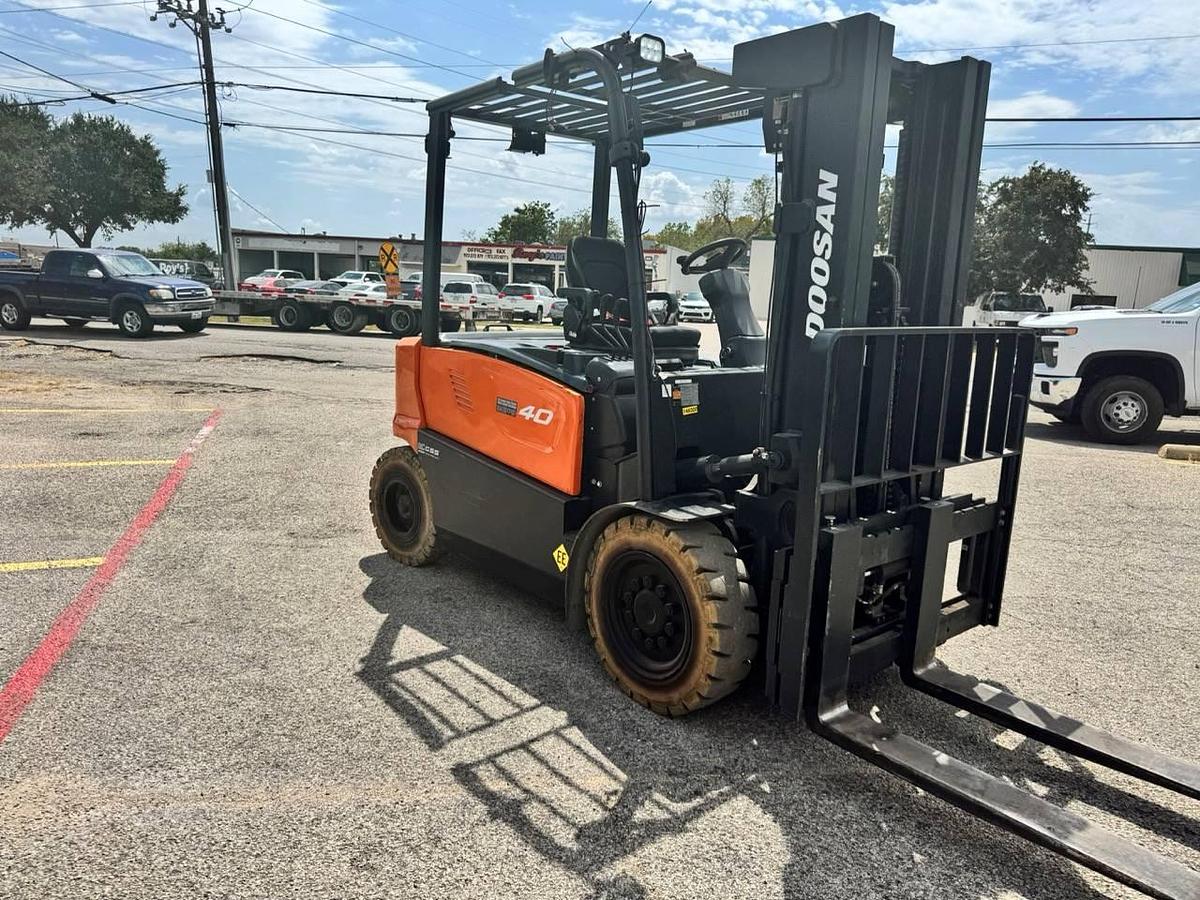 Used 2023 DOOSAN B40X-7