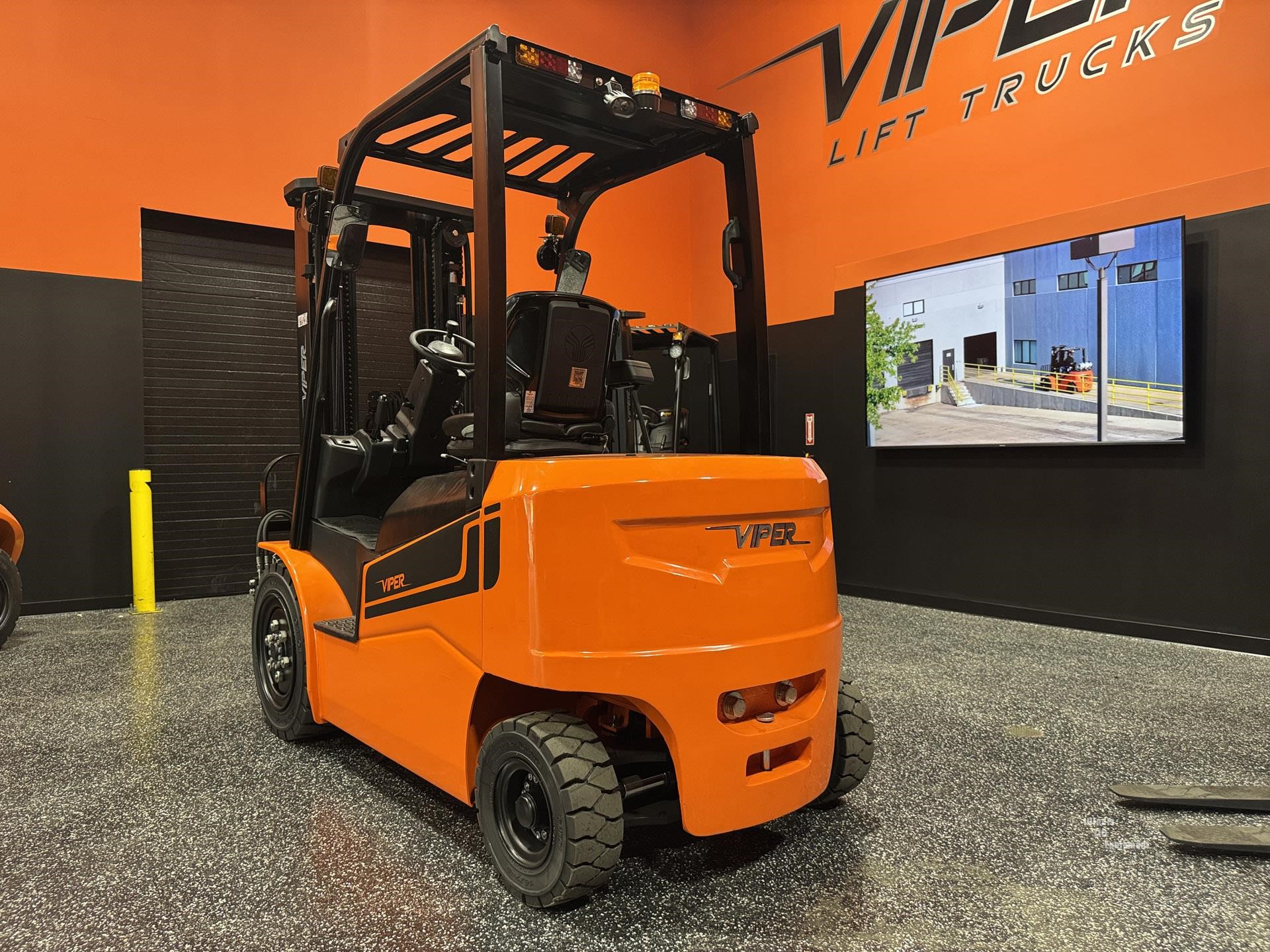 2027 VIPER FB35V