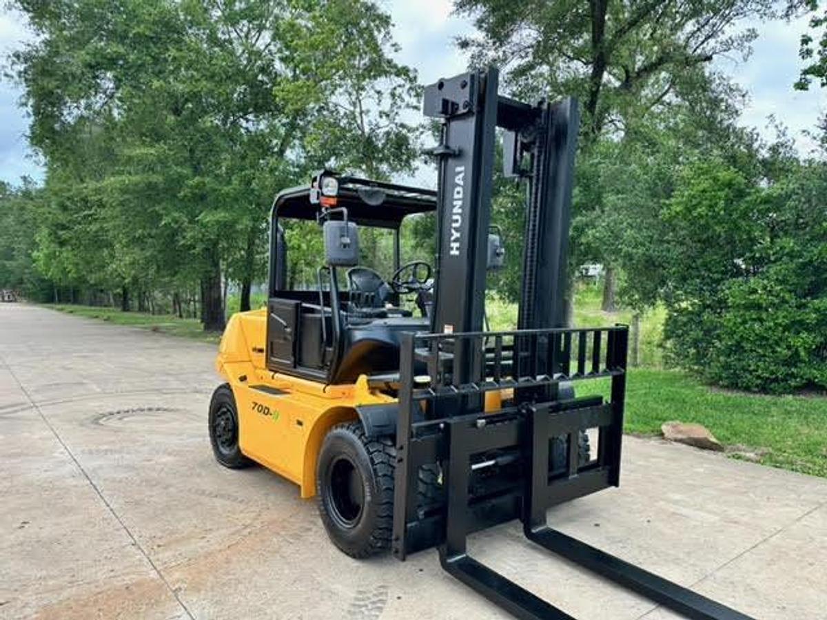 Used 2016 Hyundai 70D-9