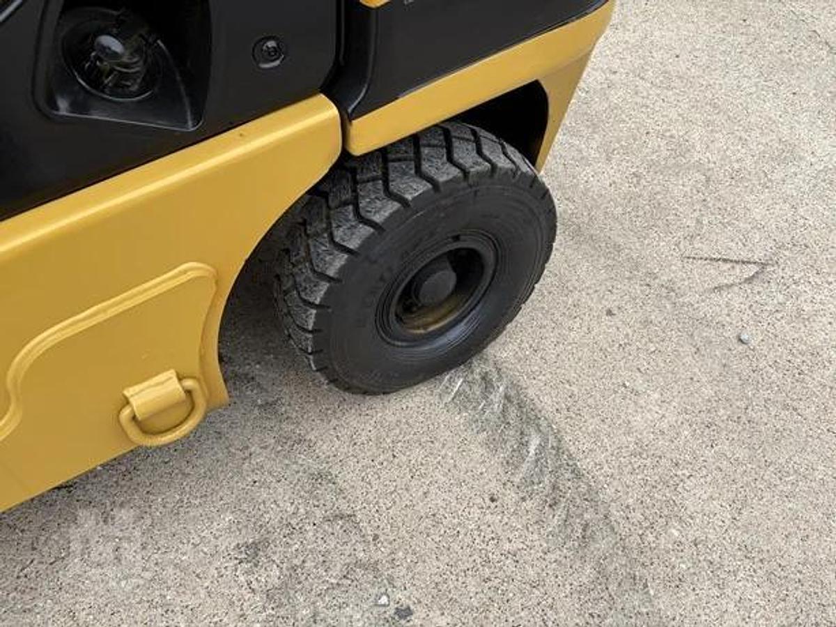 Used 2017 Yale GTP060MX