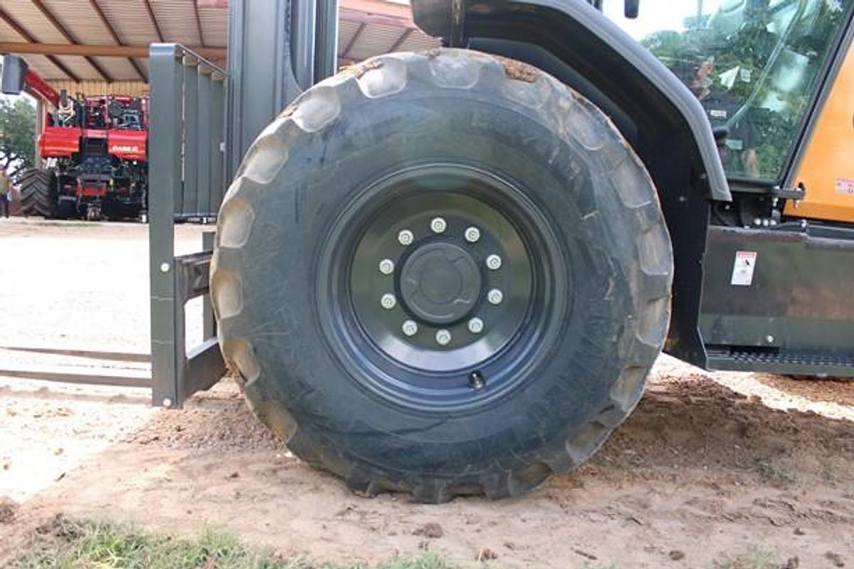 Used 2024 CASE 588H