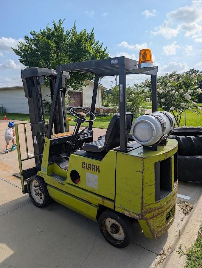 Used Clark GCS25MB