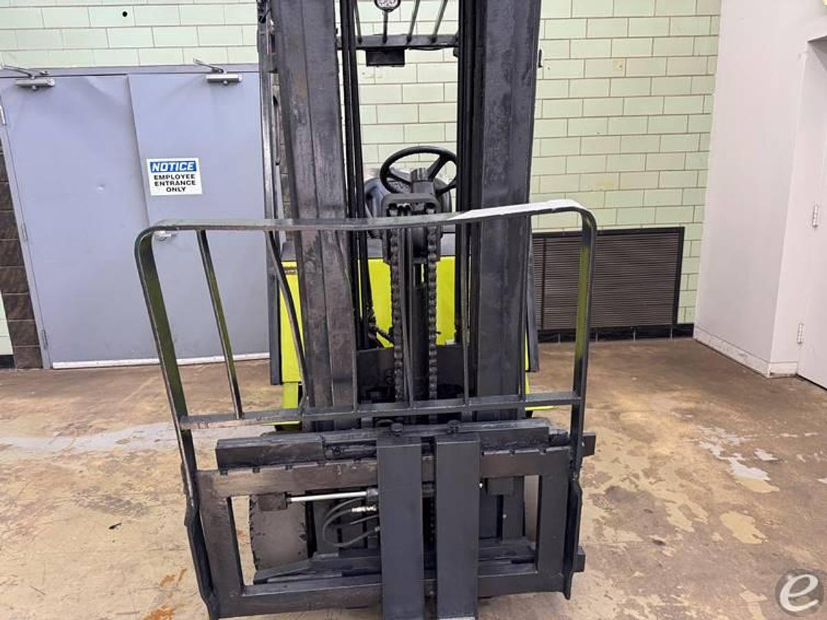 Used 1998 Clark CGC30