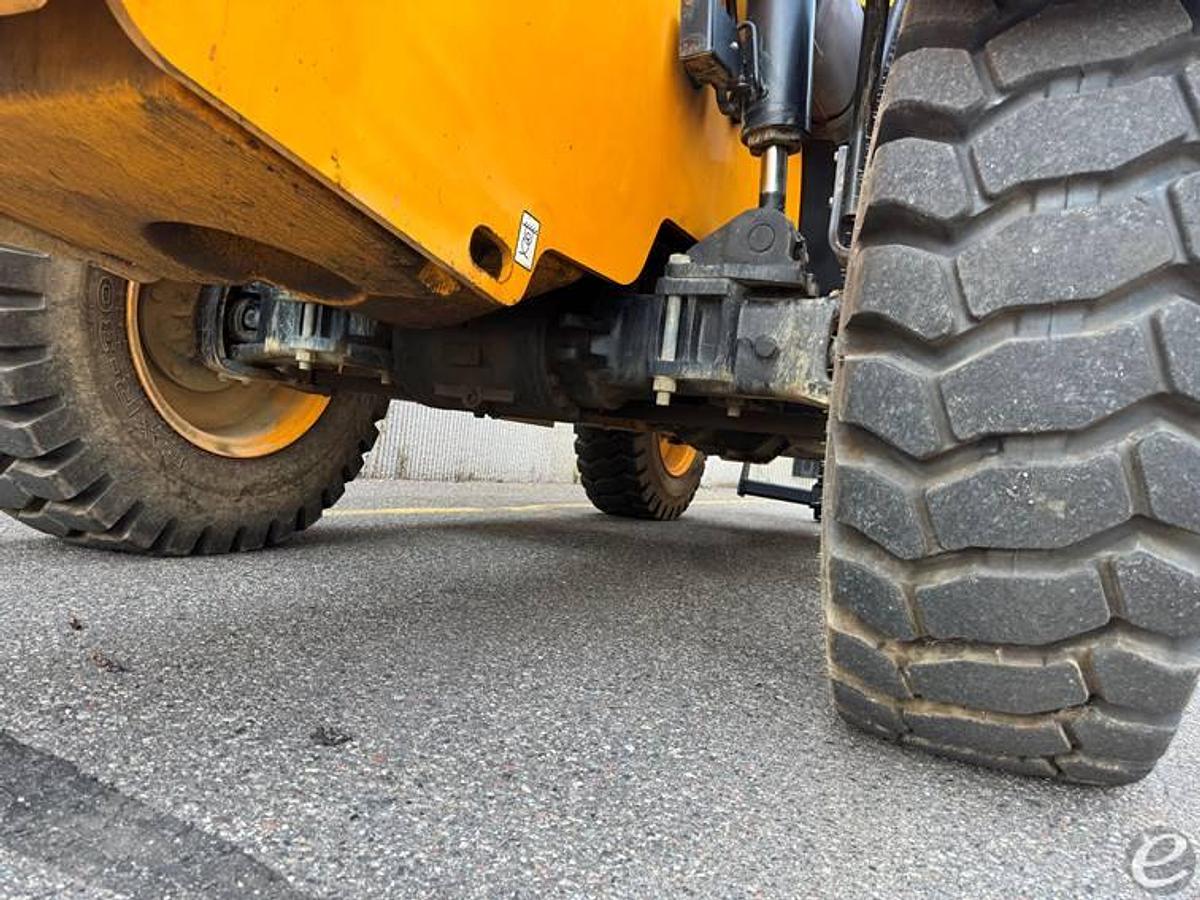 Used 2015 JCB 514-56