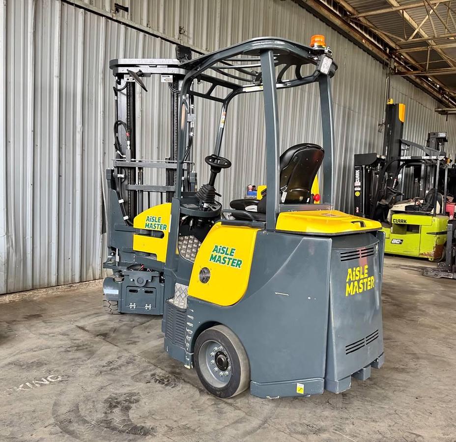 Used 2023 Aisle Master 33NE