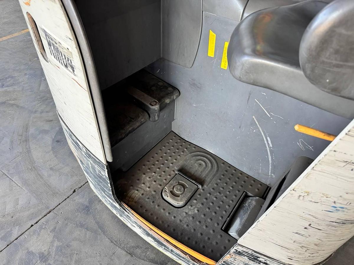 Used 2017 Crown RM6095S-45