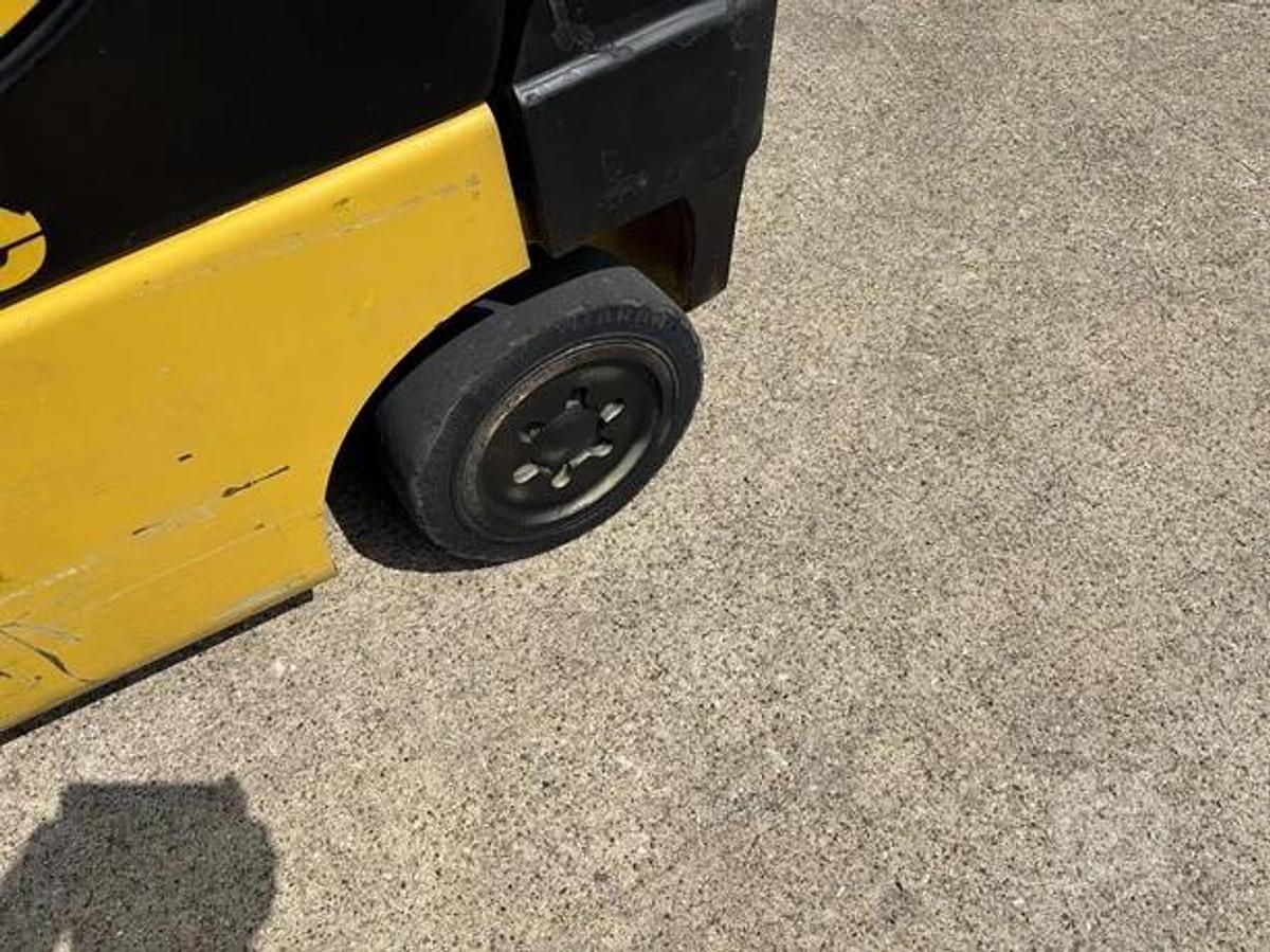 Refurbished 2000 YALE GLC050TG