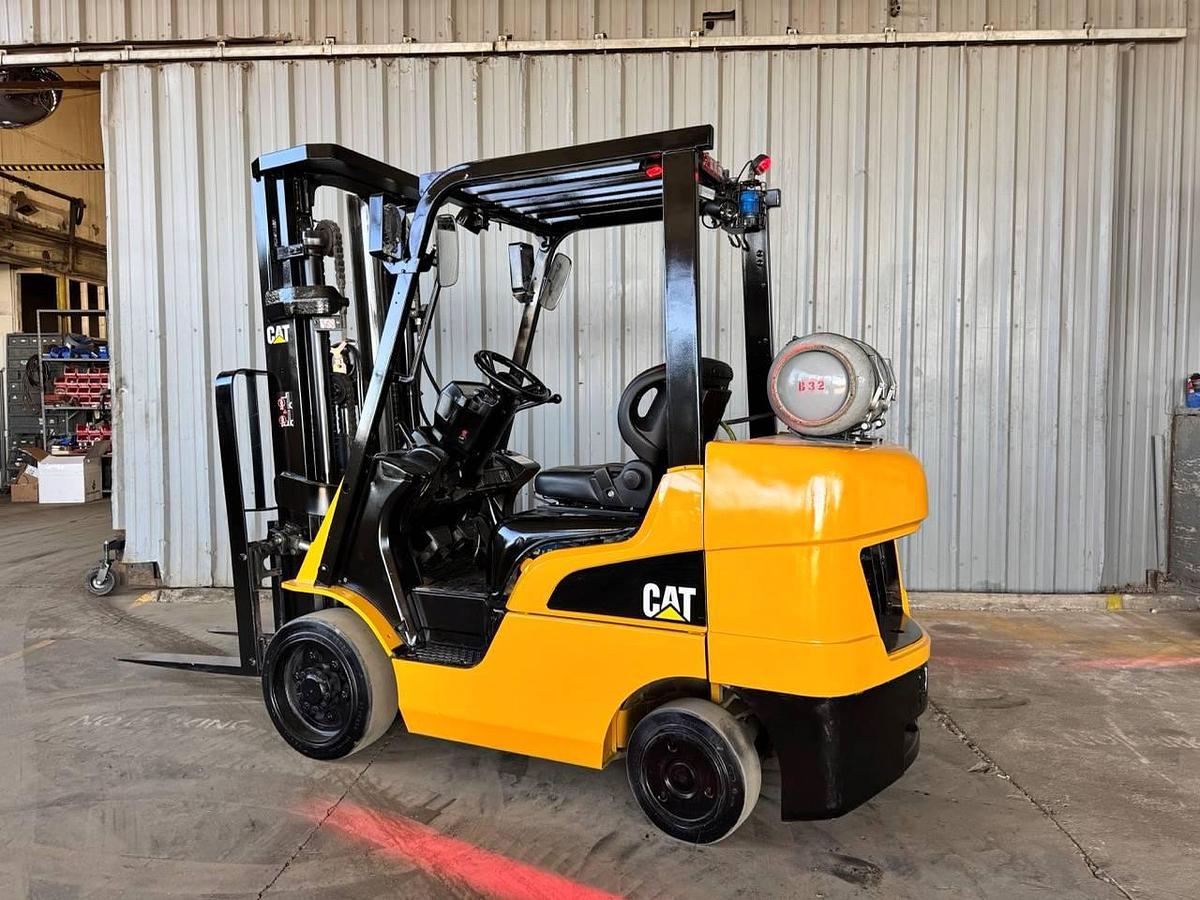 Refurbished 2020 CAT 2C6000