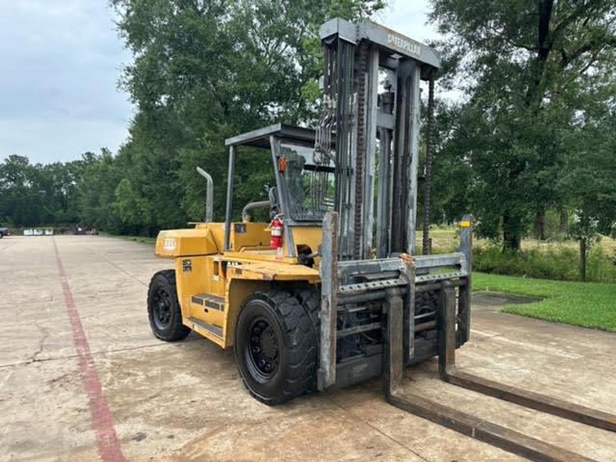 Used 2004 CAT DP115