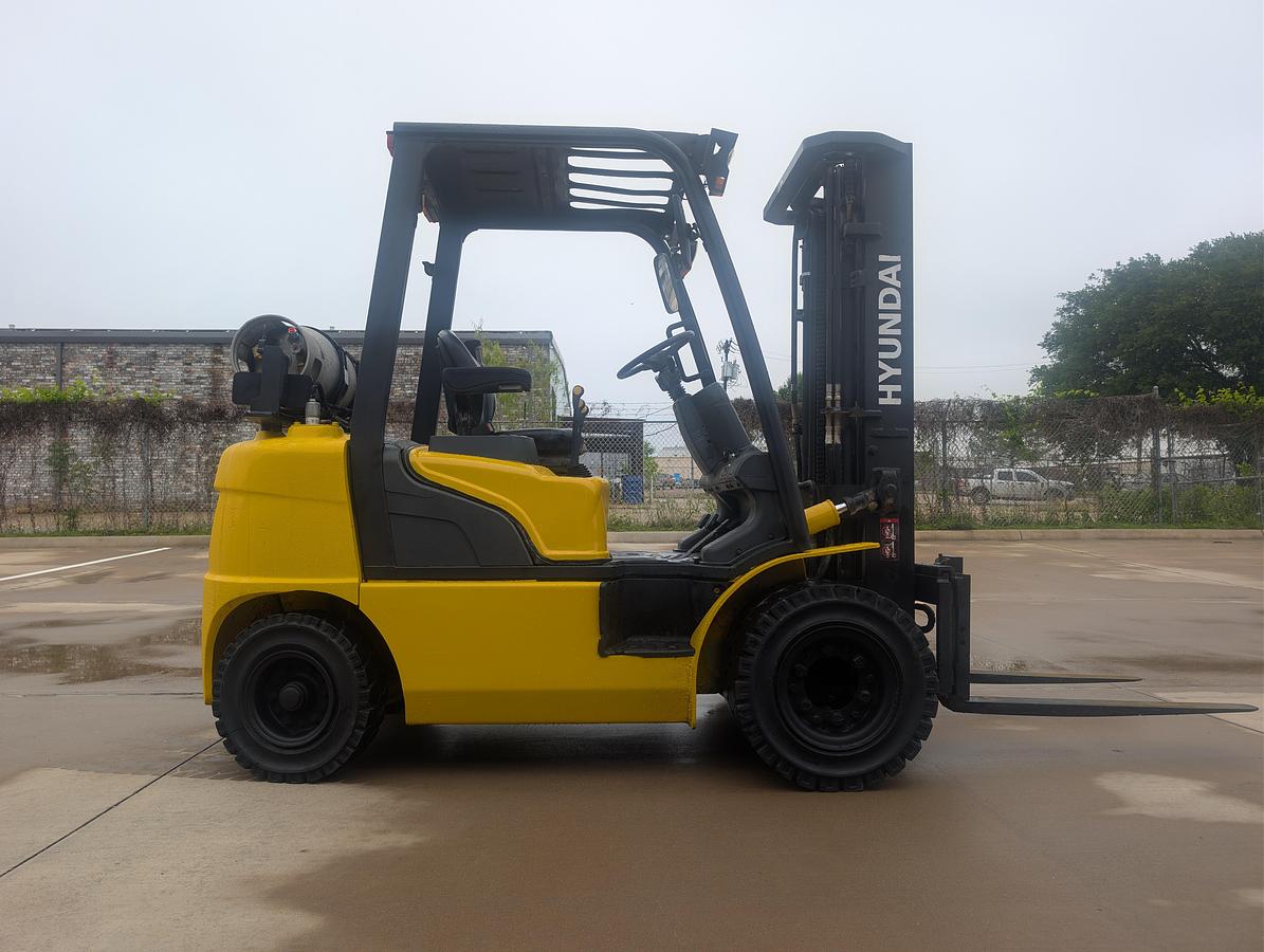 Used 2016 Hyundai H25L-7A