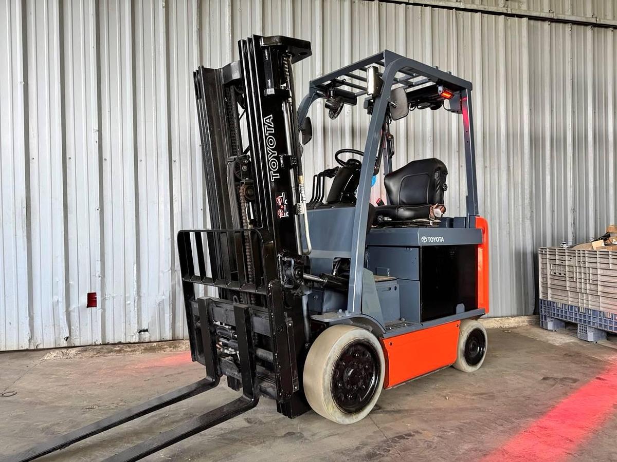 Refurbished RECONDITIONED: 2018 Toyota 8FBCU25 - 5,000 Lb. Electric Forklift!