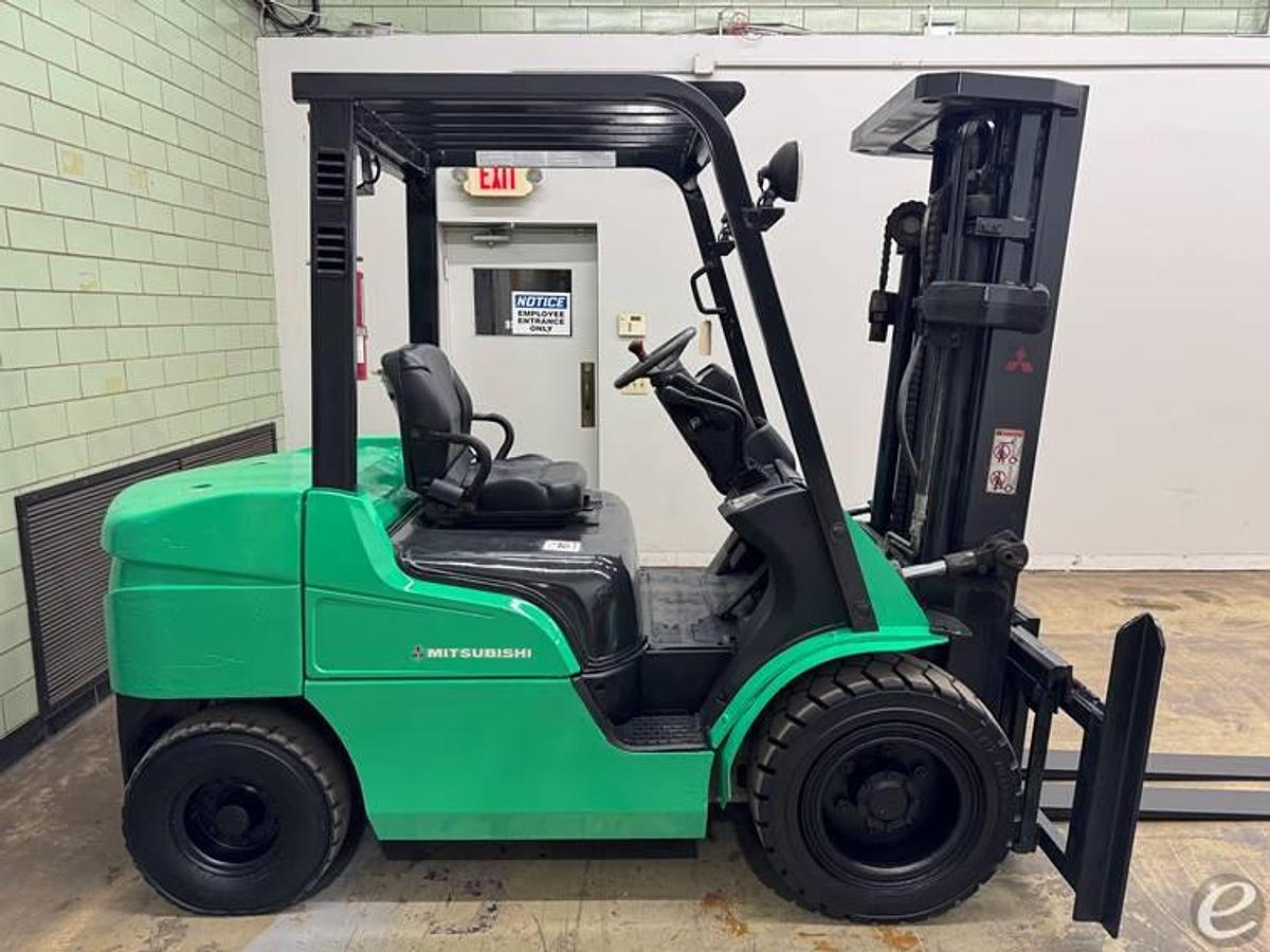 Refurbished 2004 Mitsubishi FG30N