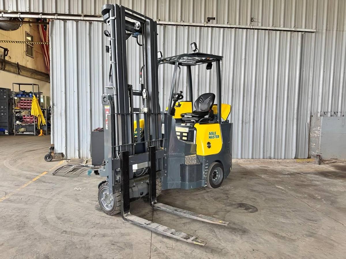 Used 2023 Aisle Master 33NE