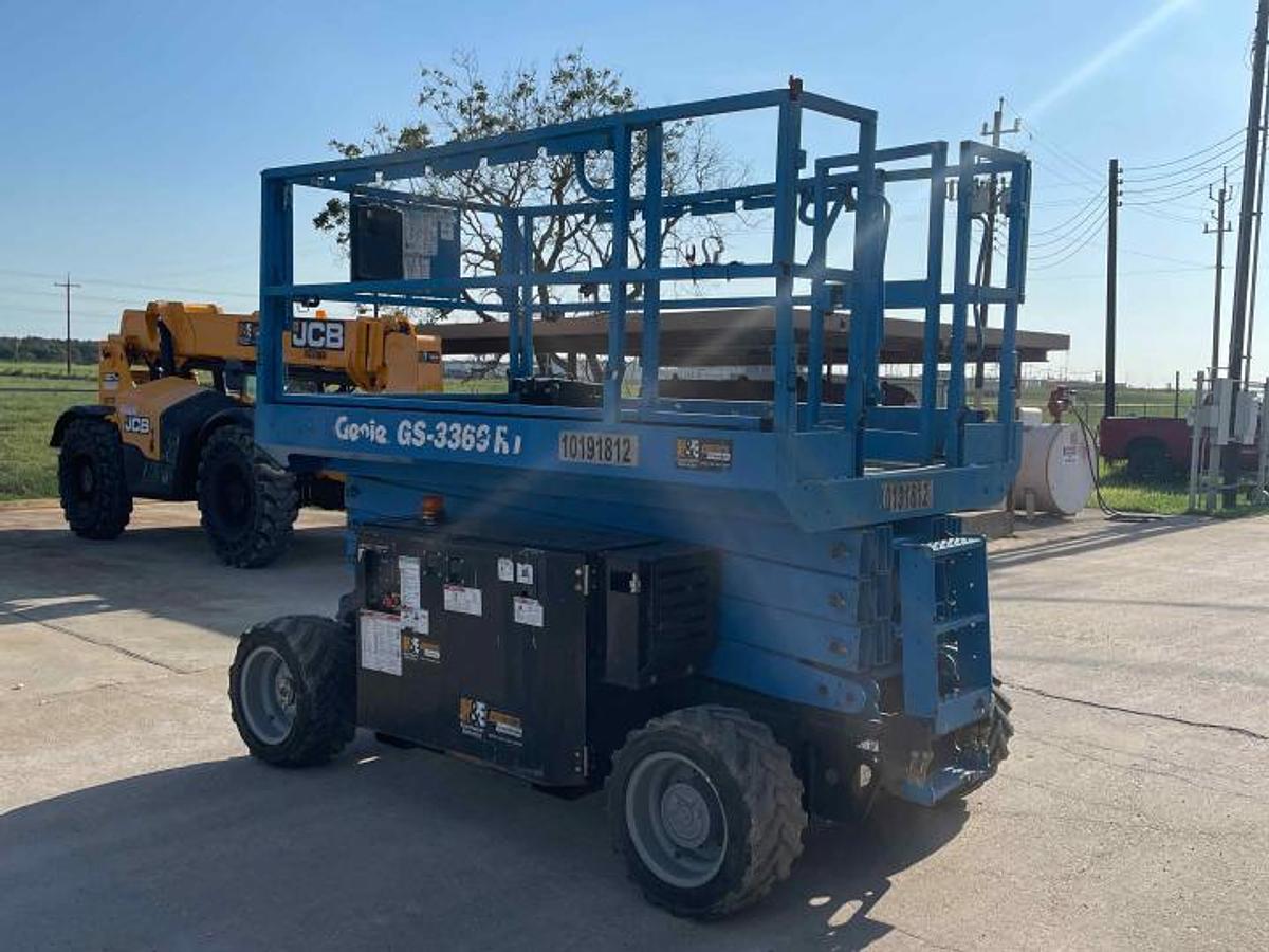 Used 2016 Genie GS3369RT