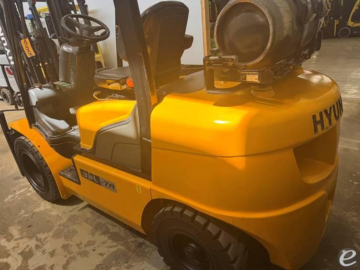 Used 2019 Hyundai 33L-7A