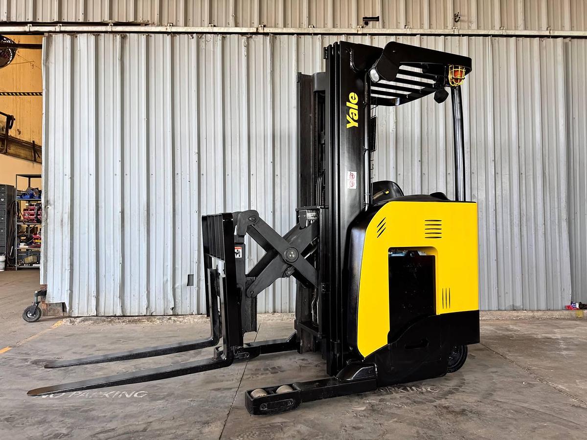 Refurbished Ready to go! 2015 Yale Reach Truck
