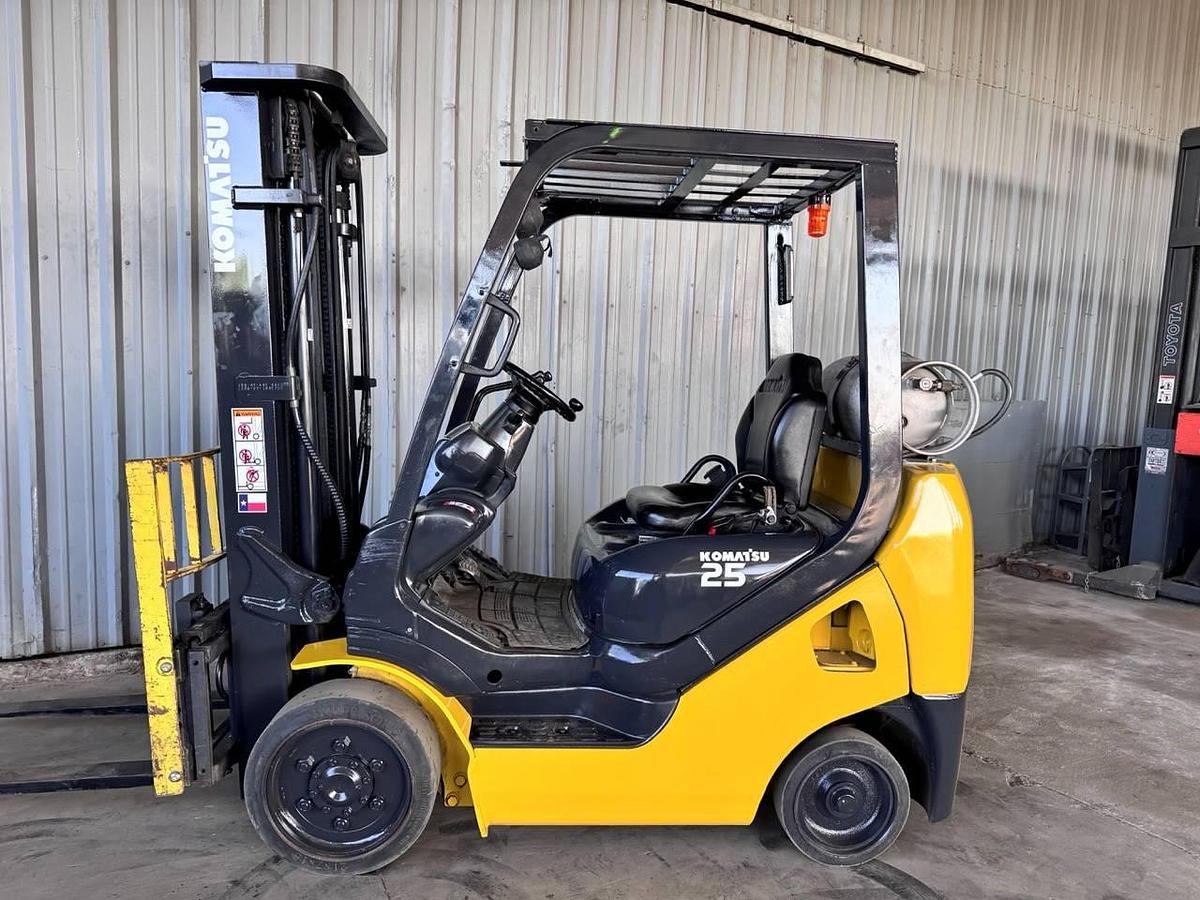 Used 2012 Komatsu FG25ST-16