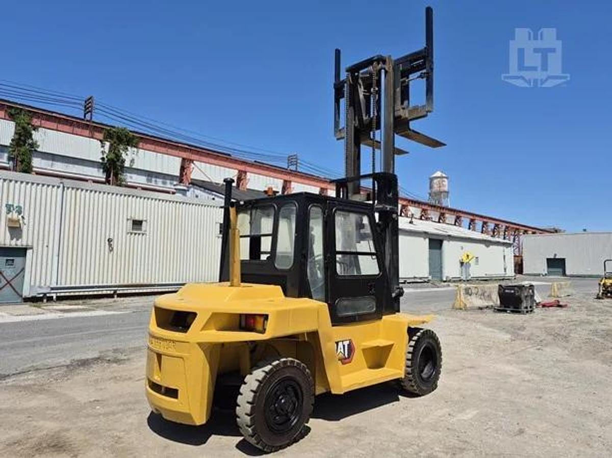 Used 1999 CAT DP70 = 15,500 Lbs. Capacity
