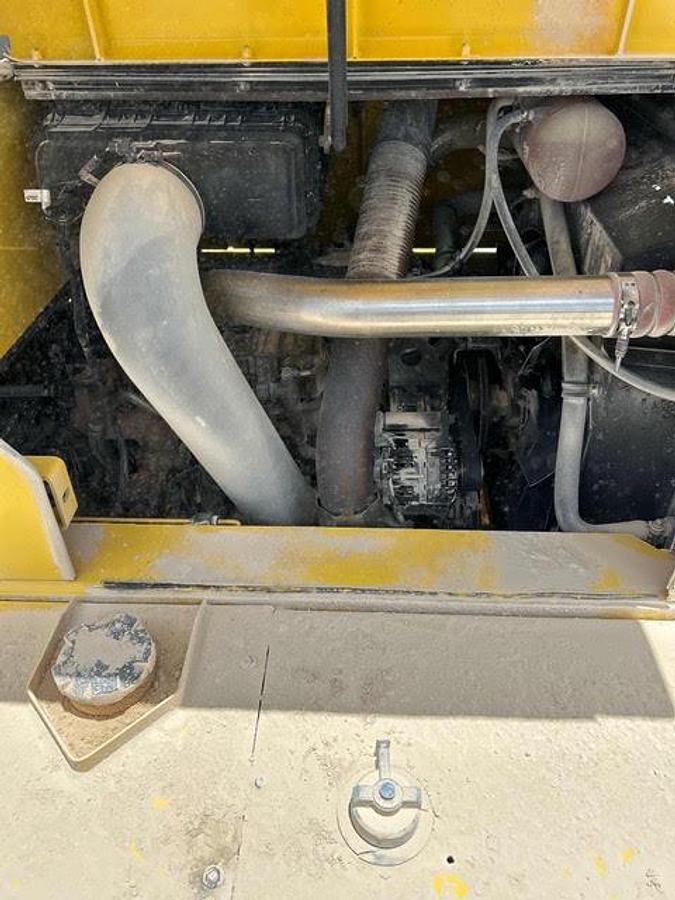 Used AVAILBE NOW: 2015 Hyster H620HD (62,000# capacity at 48” load center)