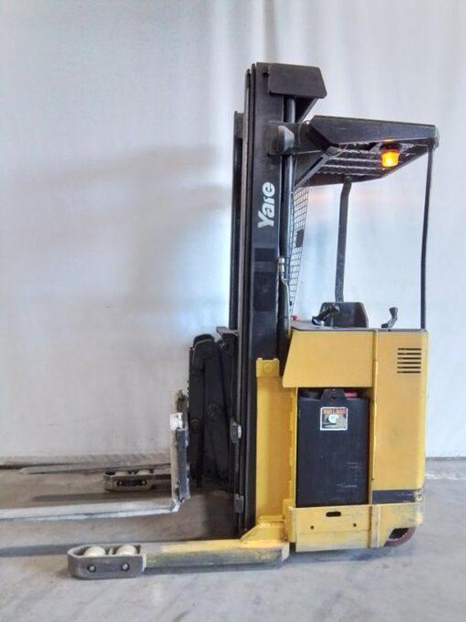 Used 2005 Yale NDR030CBN Reach Truck