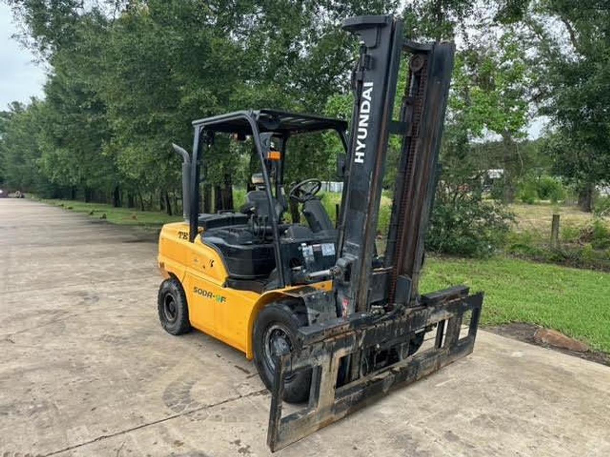 Refurbished 2021 Hyundai 50D-9F