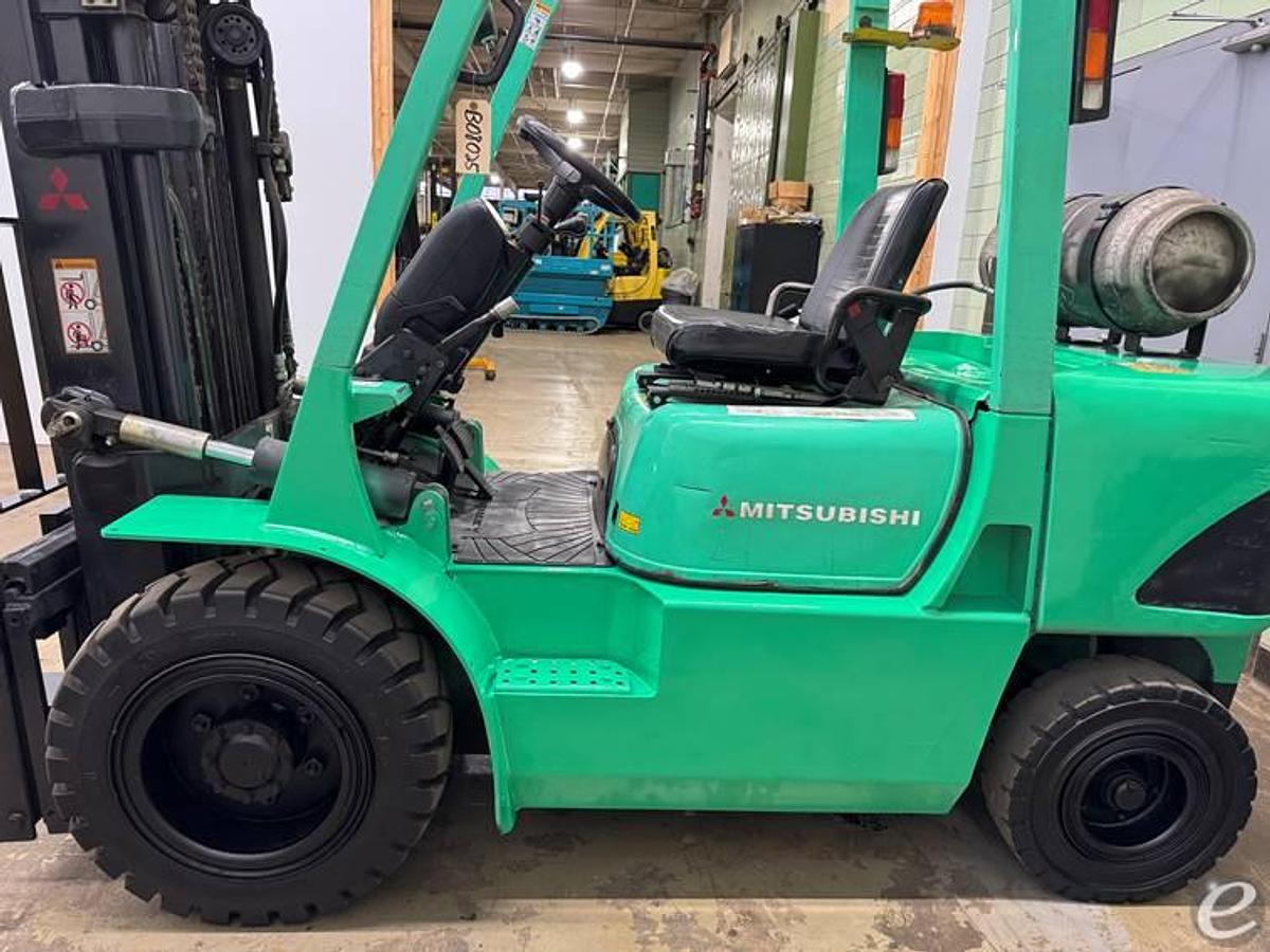 Refurbished 2020 Mitsubishi FG30K
