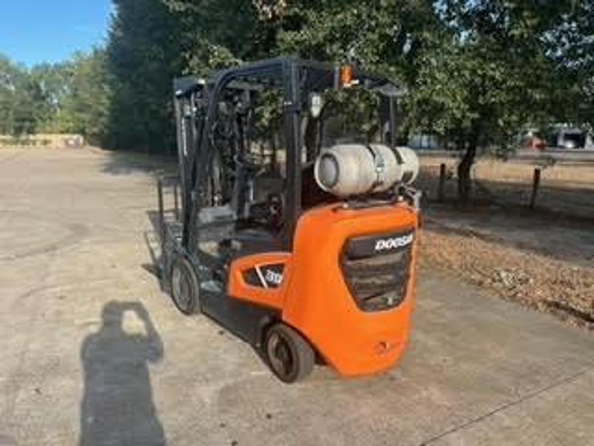 Used 2023 Doosan GC30S