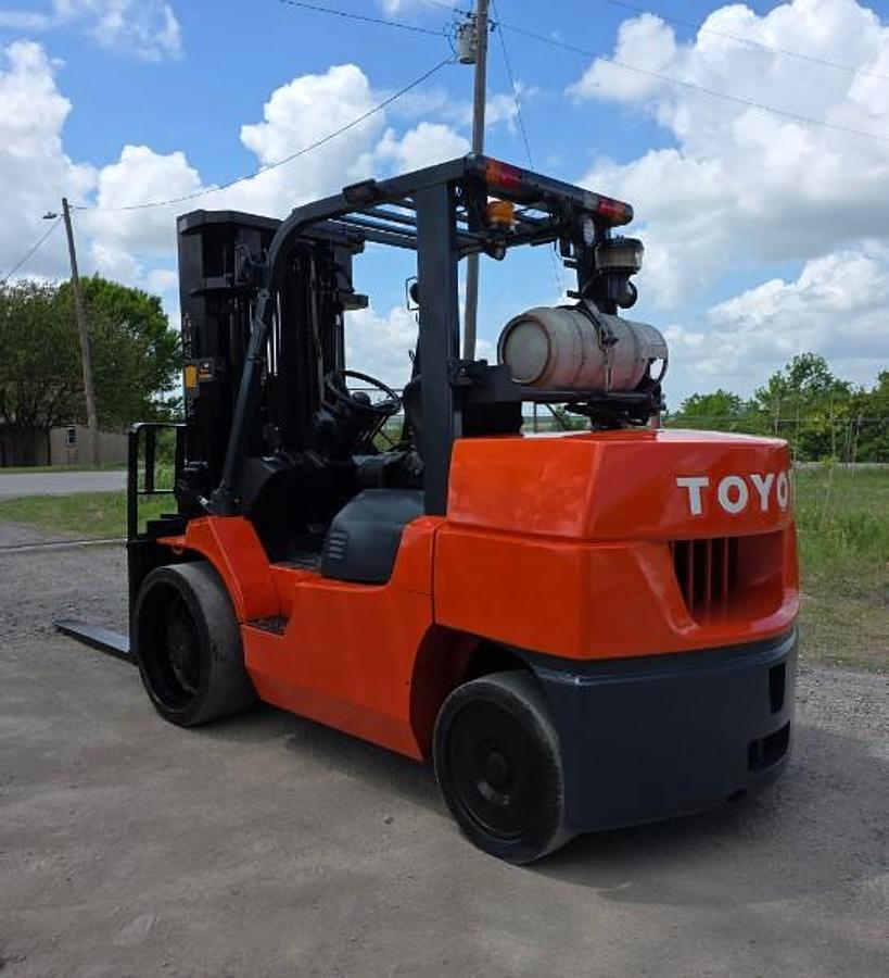 Refurbished RECONDITIONED: 2010 Toyota 7FGCU55