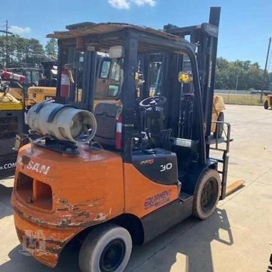 Used 2015 DOOSAN G30E-5