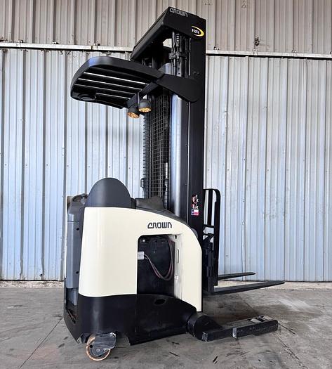 Used 2004 Crown RR5220-45