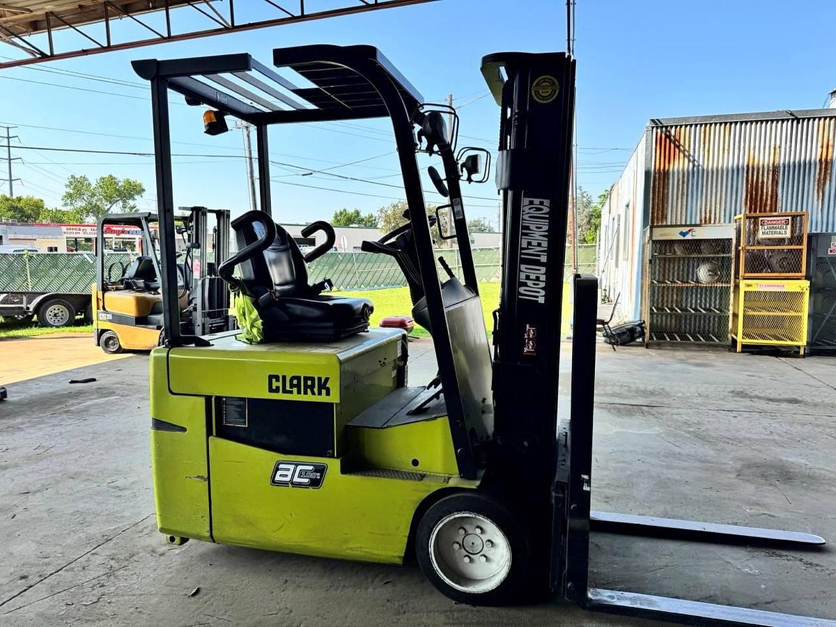 Used 2015 Clark TMX15