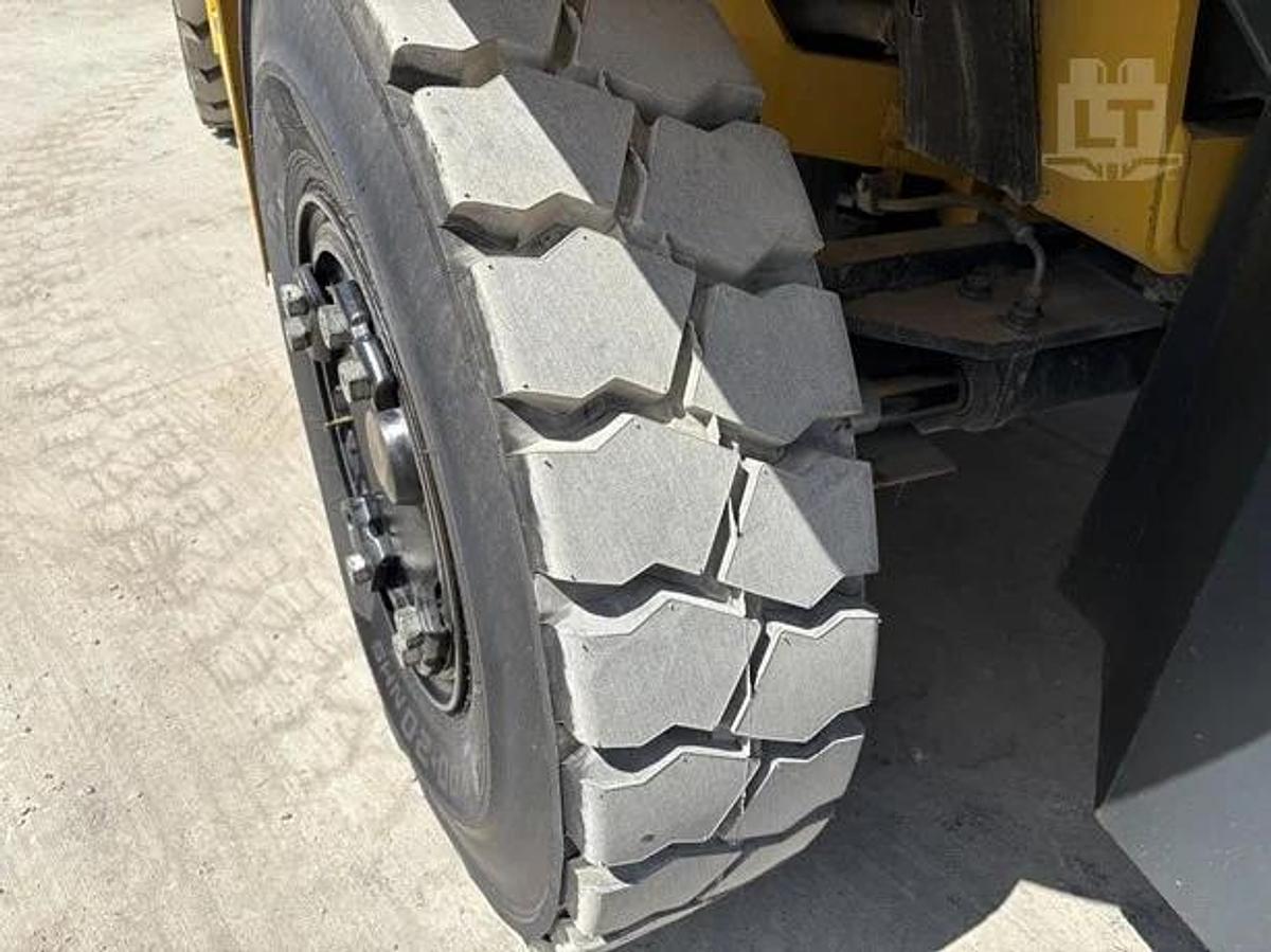 Used 2017 Komatsu FD160E-8