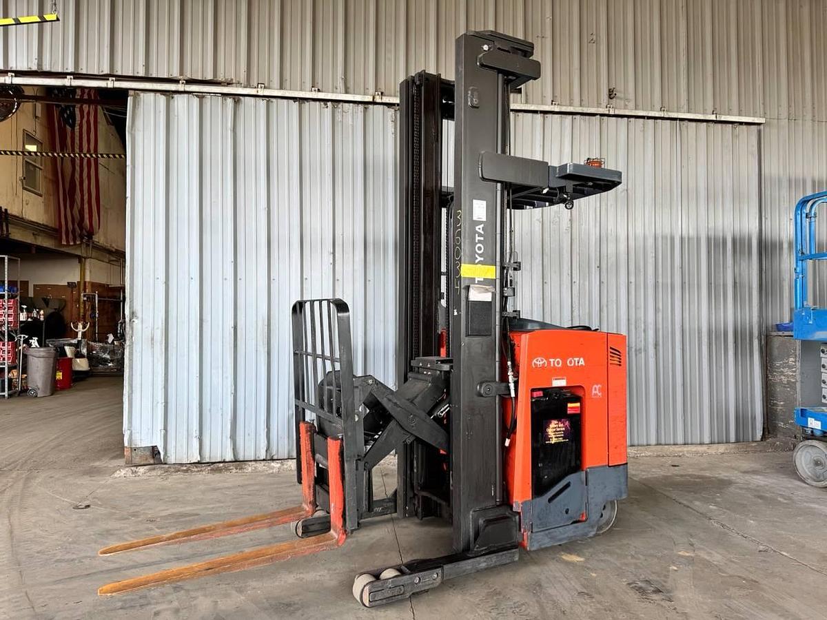 Used 2015 Toyota 9BRU23 Reach Truck - 271" Lift