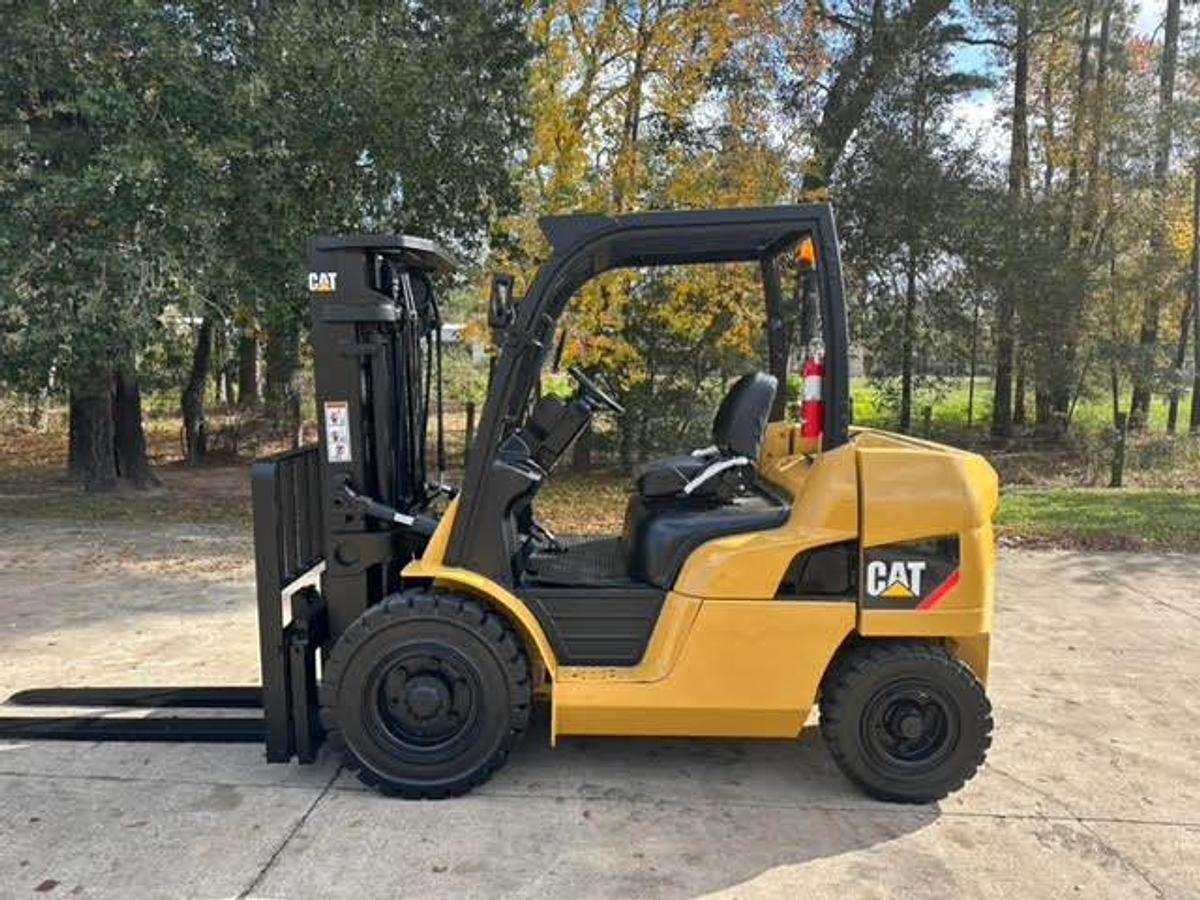 Refurbished RECONDITIONED: 2015 CAT DP40N1