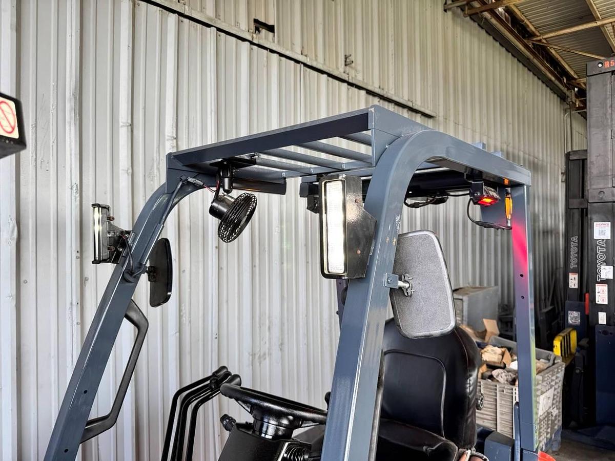 Refurbished RECONDITIONED: 2018 Toyota 8FBCU25 - 5,000 Lb. Electric Forklift!